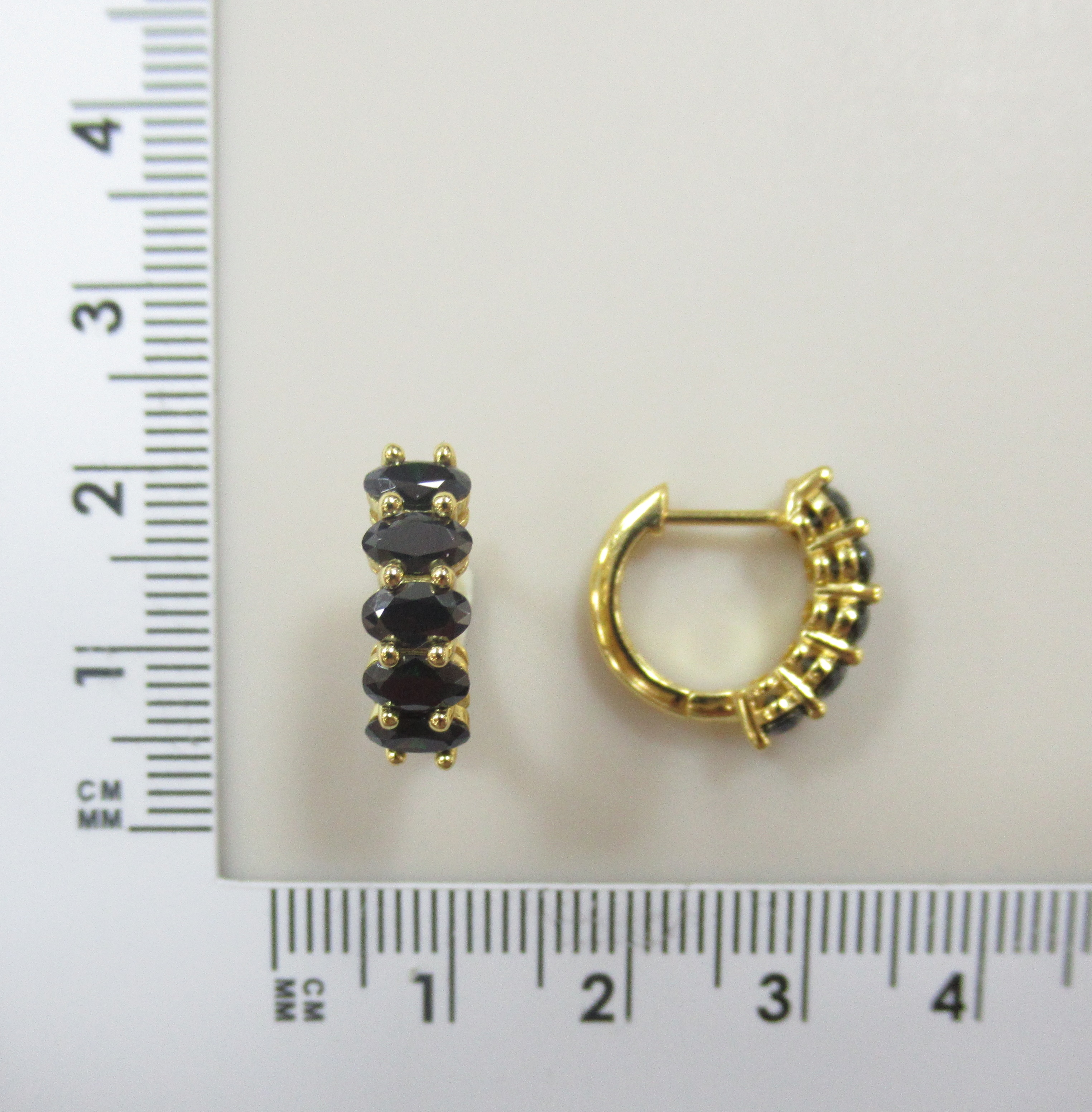 Серебряные серьги-конго с муассанитами